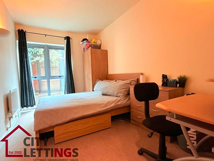 2 Bedroom Apartment To Rent In Portland Square, Arboretum, NG7