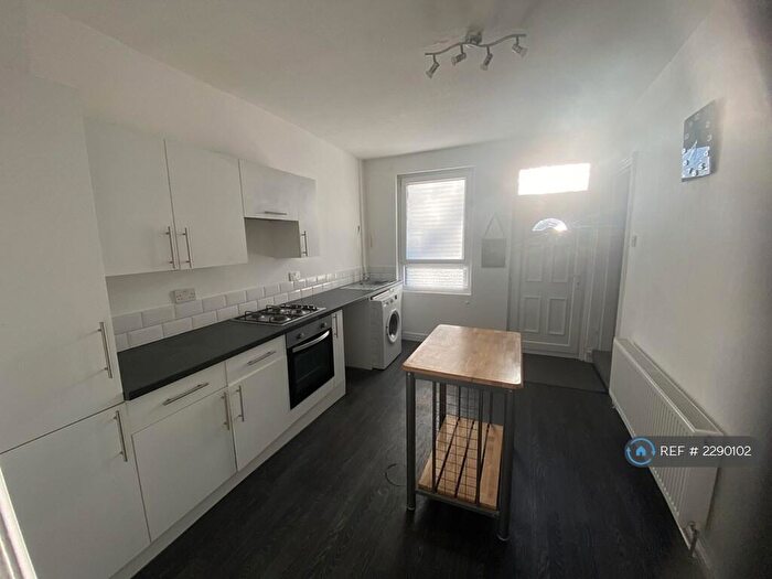 2 Bedroom End Of Terrace House To Rent In Barnsley Road, Cudworth, Barnsley, S72