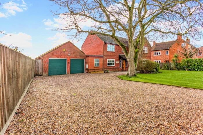 4 Bedroom Detached House To Rent In The Pound Bromham, SN15