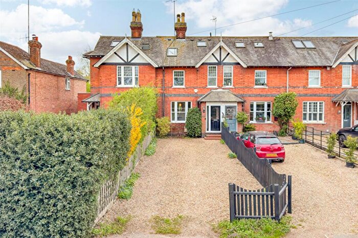 3 Bedroom Terraced House For Sale In Luton Road, Harpenden, Hertfordshire, AL5