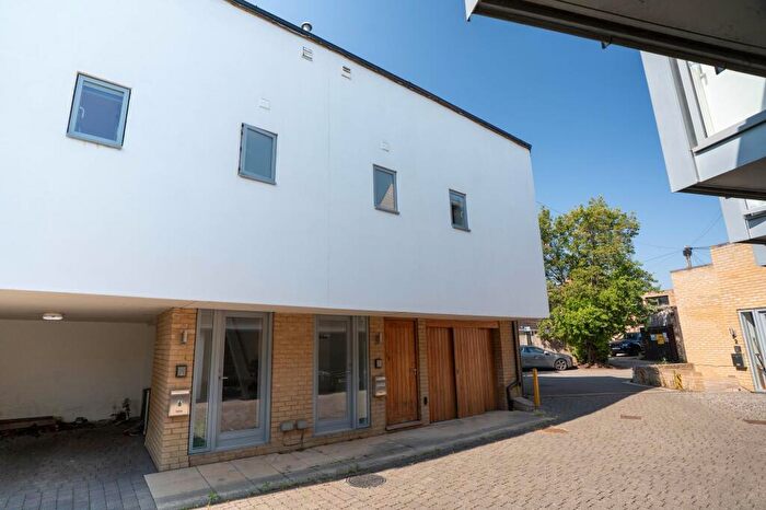 2 Bedroom Apartment For Sale In Greens Road, Cambridge, CB4