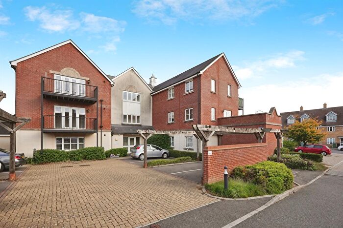 1 Bedroom Flat For Sale In Broadview Close, Kingsnorth, Ashford, TN25