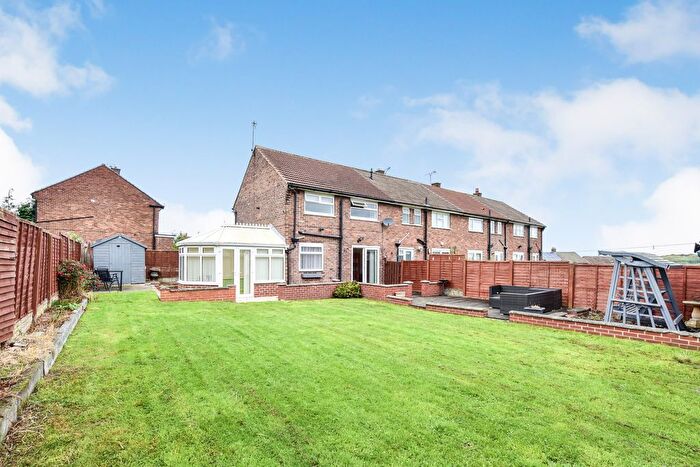 3 Bedroom End Of Terrace House For Sale In Payne Crescent, Rotherham, S62