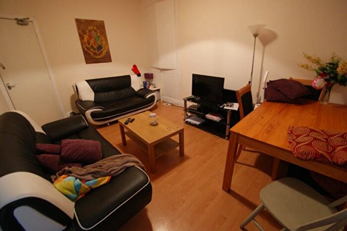 5 Bedroom Terraced House To Rent In Walmsley Road, Hyde Park, Leeds, LS6