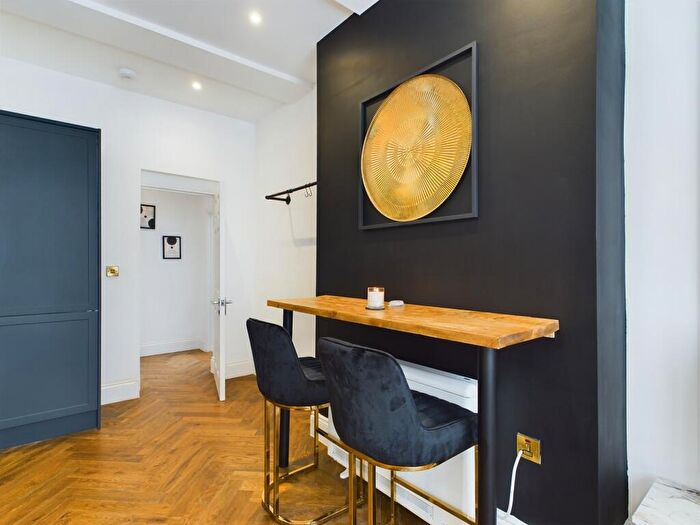 1 Bedroom Flat To Rent In Unit, Clarence House, - North Street, Brighton, BN1