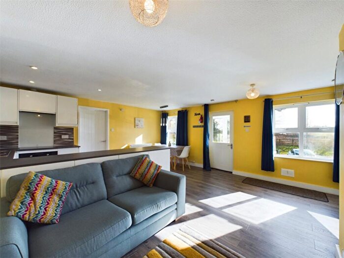 2 Bedroom Bungalow To Rent In Bude, EX23