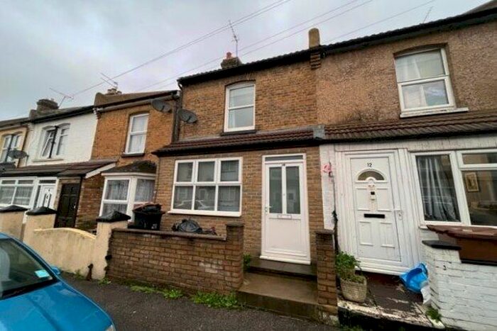 2 Bedroom Property To Rent In Charter Street, Gillingham, ME7