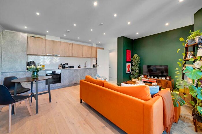 1 Bedroom Flat For Sale In Kettle Yard, Morville Street, London, E3