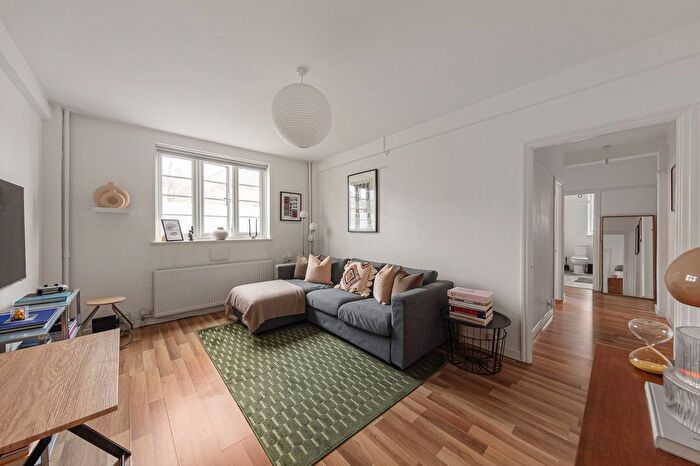 2 Bedroom Flat For Sale In Elmers End Road, Sherborne Court Elmers End Road, SE20