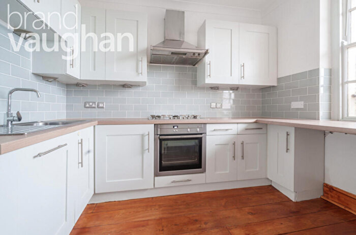 2 Bedroom Flat To Rent In Regency Square, Brighton, BN1