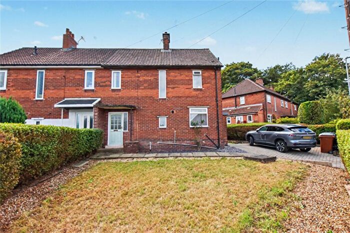 3 Bedroom Semi Detached House For Sale In Parkway, Gildersome, Morley, Leeds, LS27