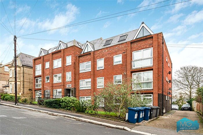 2 Bedroom Flat For Sale In Hadley Road, Barnet, EN5