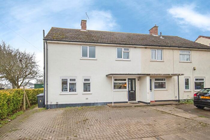 3 Bedroom Semi Detached House For Sale In Caithness Close, Ipswich, IP4