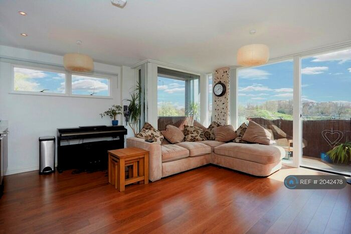 2 Bedroom Flat To Rent In Albany Road, London, SE5