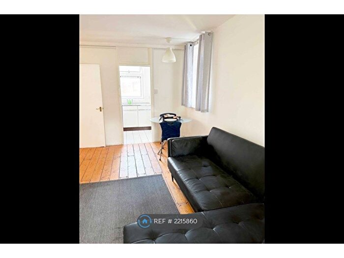 1 Bedroom Flat To Rent In Chilham Court, London, SW9