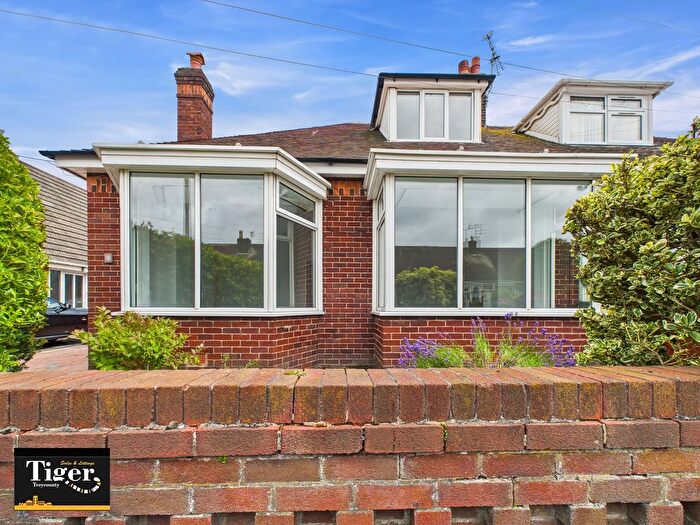 4 Bedroom Semi-Detached Bungalow For Sale In Clifton Avenue, Blackpool, FY4