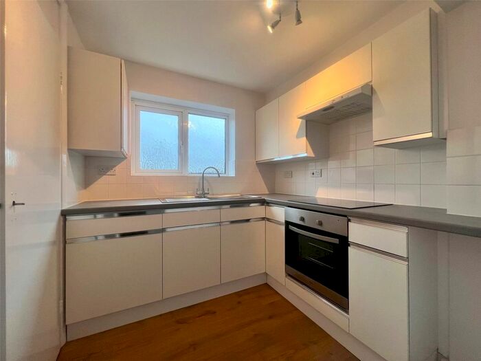 1 Bedroom Flat To Rent In Church Hill Road, East Barnet, EN4