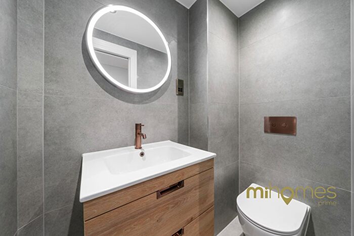 2 Bedroom Flat For Sale In Great Peter Street, London, SW1P