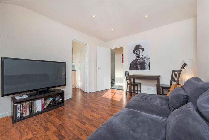1 Bedroom Flat To Rent In Mornington Terrace, Camden, London, NW1