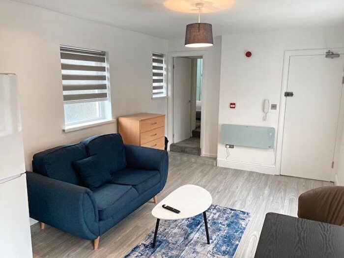 1 Bedroom Flat To Rent In Keppoch Street, Roath, Cardiff, CF24