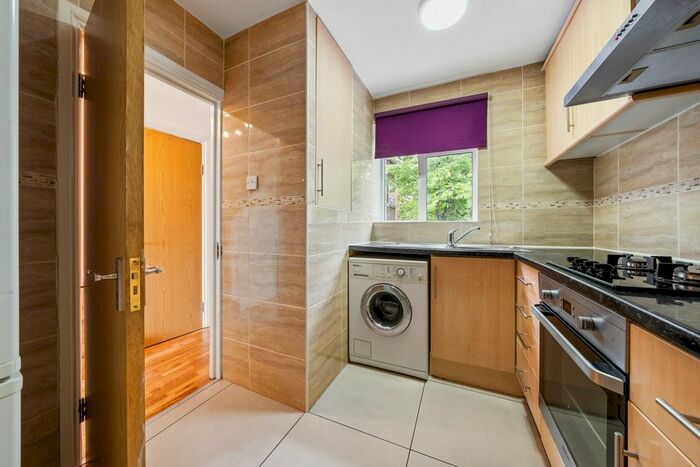 2 Bedroom Flat To Rent In St. John's Way, London, N19