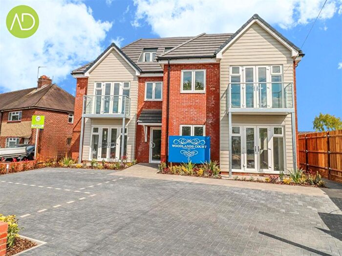 1 Bedroom Flat For Sale In Stanstead Road, Hoddesdon, EN11