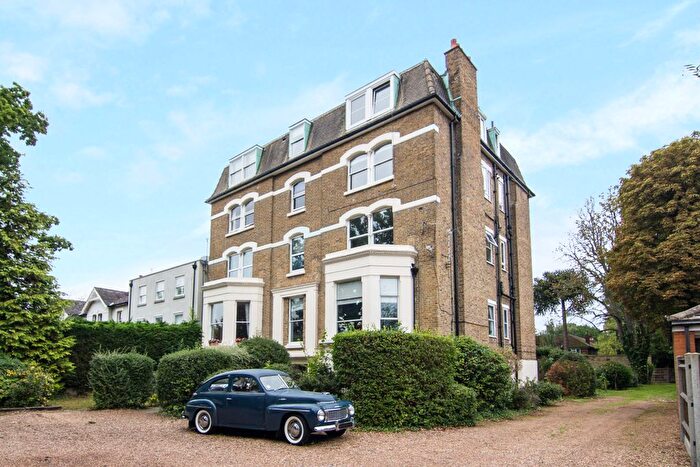 2 Bedroom Flat For Sale In Hampton Road, Teddington, TW11