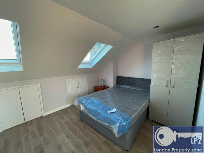 Studio To Rent In Devonport Road, Shepherds Bush, W12