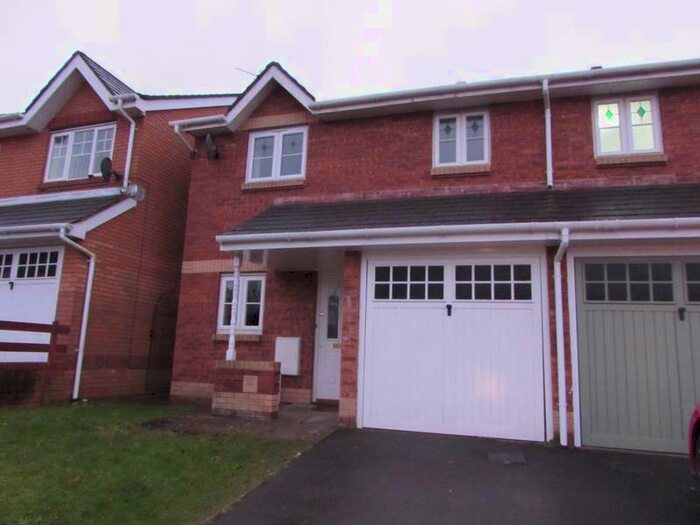 3 Bedroom Property To Rent In Llys Pentre, Broadlands, Bridgend, CF31