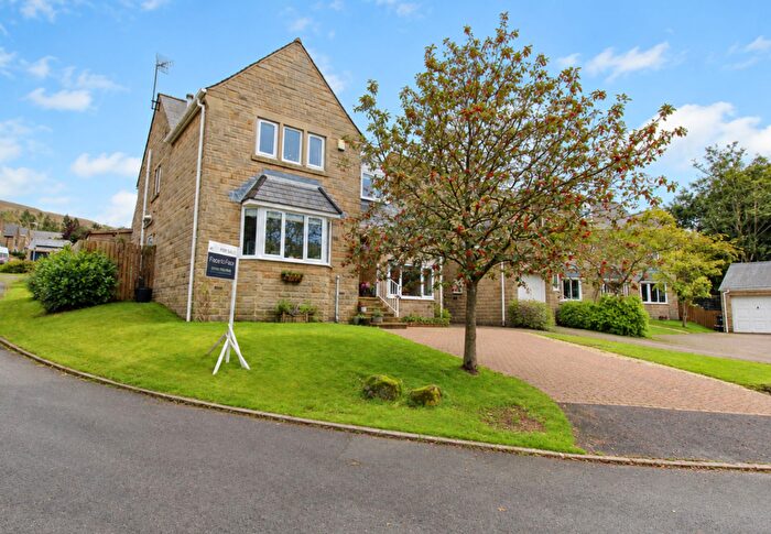 4 Bedroom Detached House For Sale In Rossendale View, Todmorden, OL14