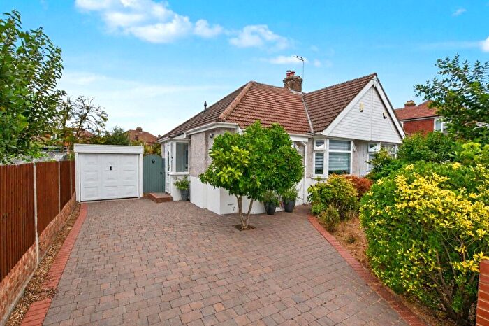 2 Bedroom Bungalow For Sale In Silecroft Road, Bexleyheath, DA7