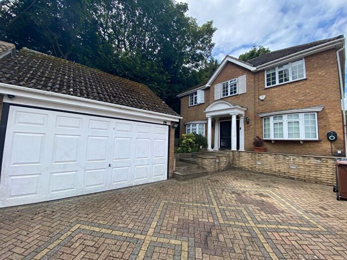 5 Bedroom Property To Rent In Clare Close, Elstree, WD6