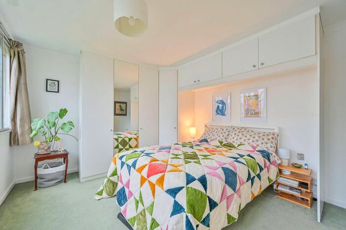 3 Bedroom Property To Rent In Paxton Terrace, Pimlico, London, SW1V