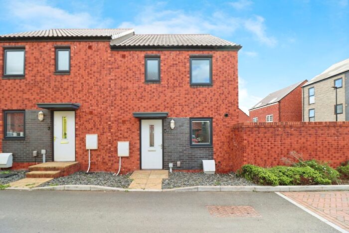 3 Bedroom Semi Detached House For Sale In Cater Drive, Bristol, Avon, BS37