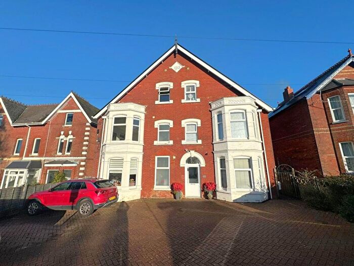 1 Bedroom Flat To Rent In - Victoria Grove, East Cowes, PO32