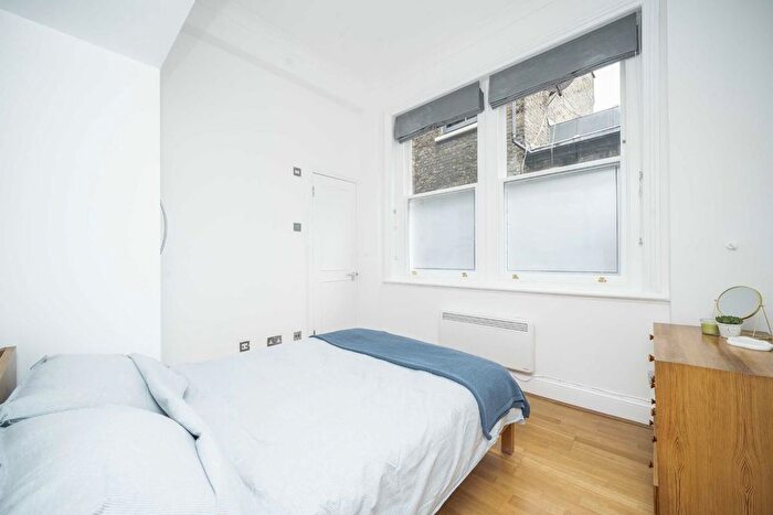 2 Bedroom Flat For Sale In West Smithfield, City Of London, EC1A