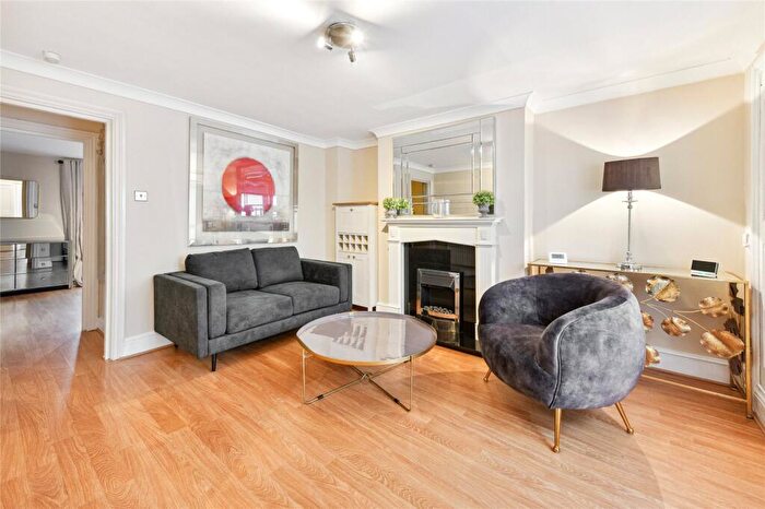2 Bedroom Apartment To Rent In Edith Grove, London, SW10