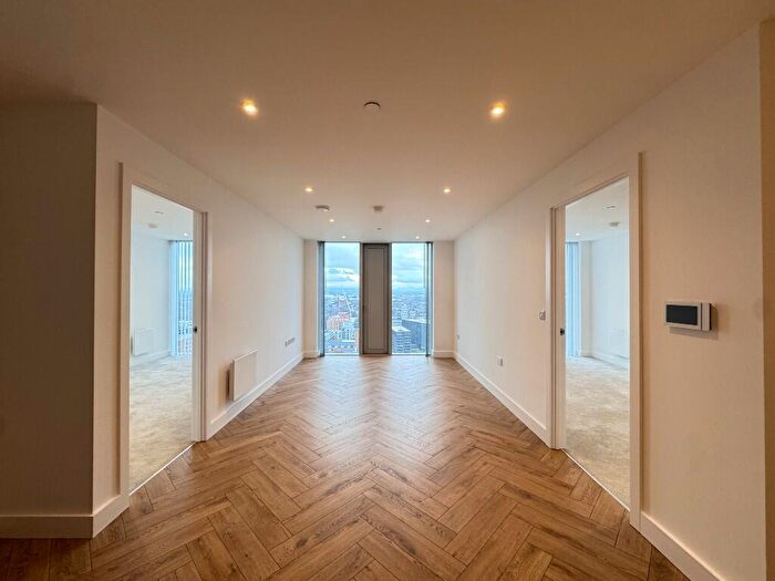 2 Bedroom Flat To Rent In One Port Street, Manchester, Greater Manchester, [Ref: KhpLlt], M1