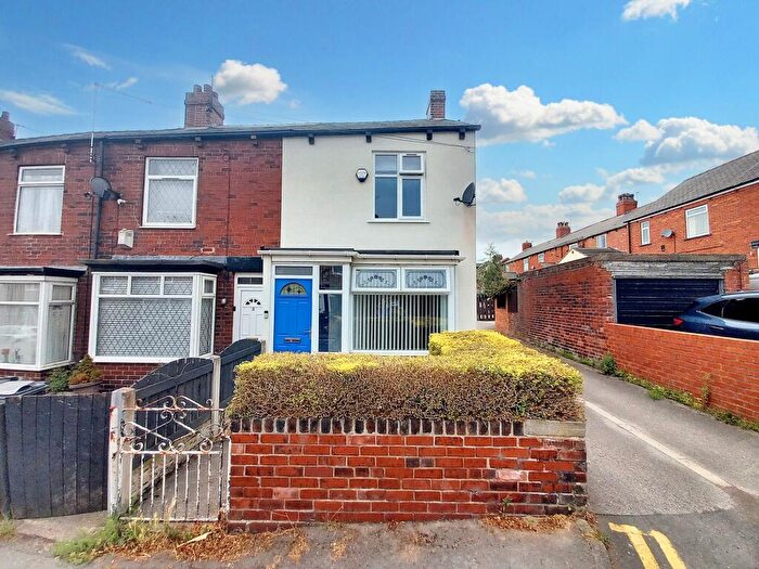 2 Bedroom End Of Terrace House For Sale In Winter Avenue, Barnsley, S75