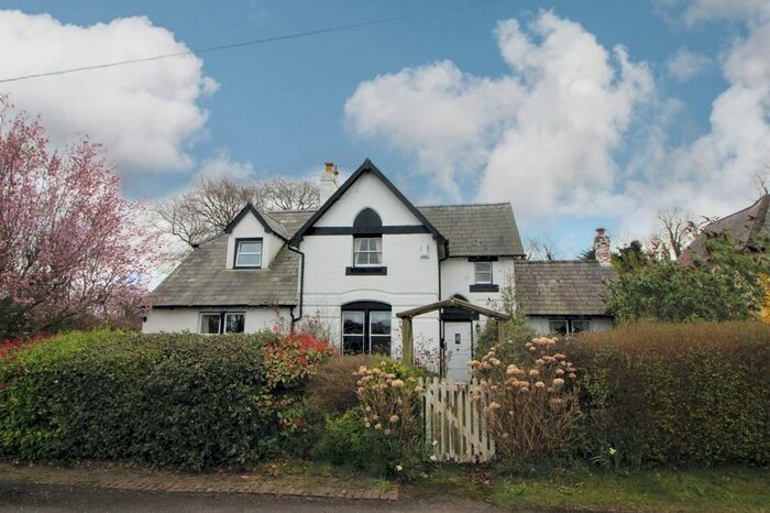 3 Bedroom Cottage For Sale In Shotwick Lane, Woodbank, Chester, Cheshire, CH1