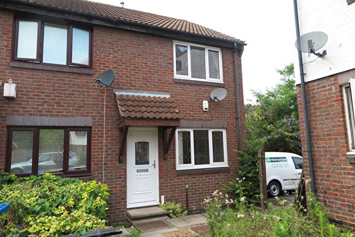 2 Bedroom House To Rent In Victory Way, Surrey Quays, SE16