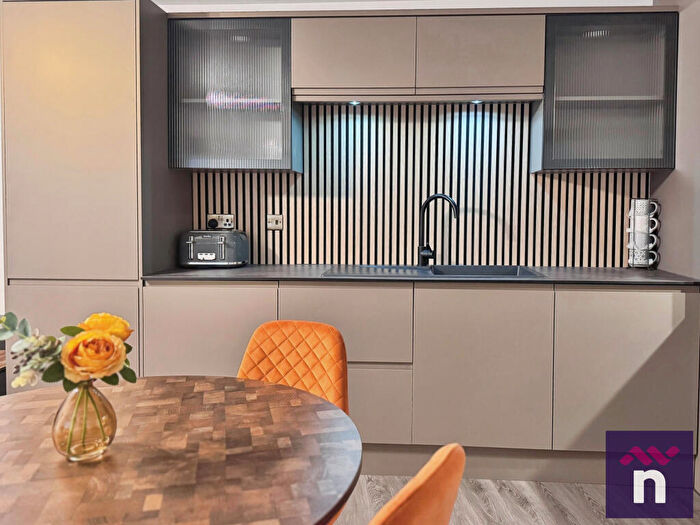 1 Bedroom Flat To Rent In Market Place, Warminster, BA12