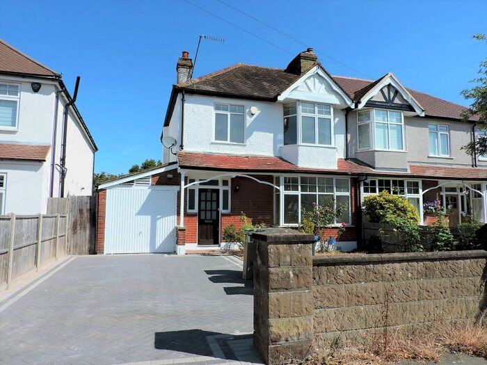 3 Bedroom Semi-Detached House To Rent In Thetford Road, New Malden, KT3