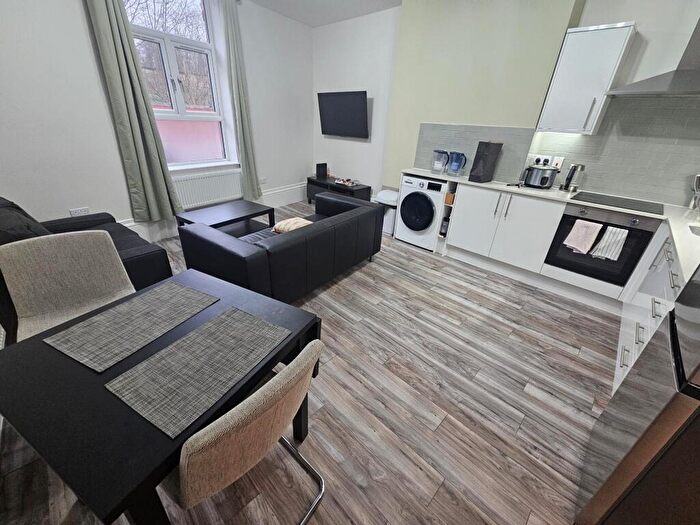 2 Bedroom House To Rent In A Victoria Road, Leeds, LS6