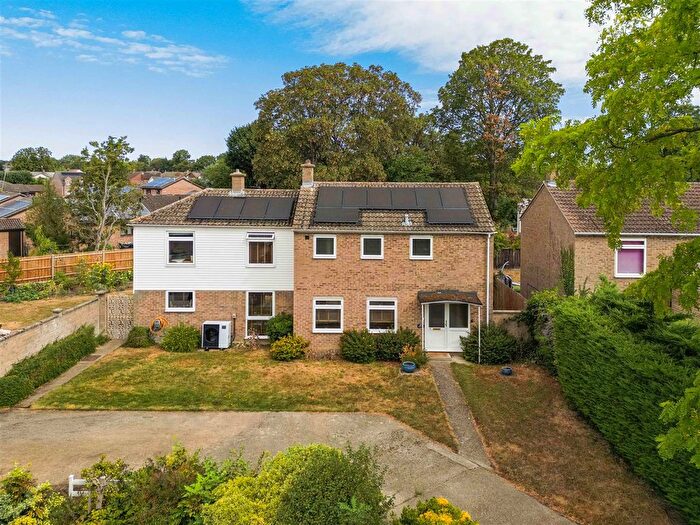 4 Bedroom Detached House For Sale In Vine Close, Stapleford, Cambridge, CB22