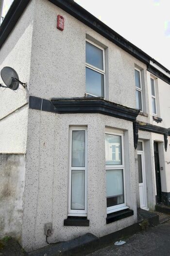 3 Bedroom Property To Rent In York Terrace, Plymouth, Devon, PL2