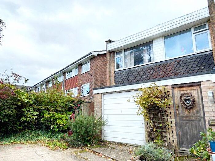 3 Bedroom End Of Terrace House To Rent In Ruscombe Close, Southborough, Tunbridge Wells, TN4