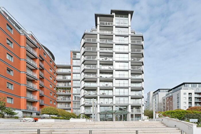 3 Bedroom Flat To Rent In Holland Gardens, Brentford, TW8