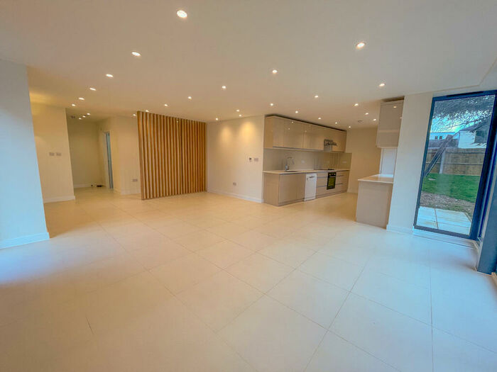 3 Bedroom Apartment To Rent In Flat Block A, Fordham Road, Newmarket, CB8