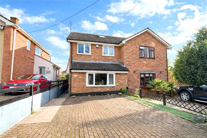 4 Bedroom Semi Detached House For Sale In Top Dartford Road, Hextable, Kent, BR8